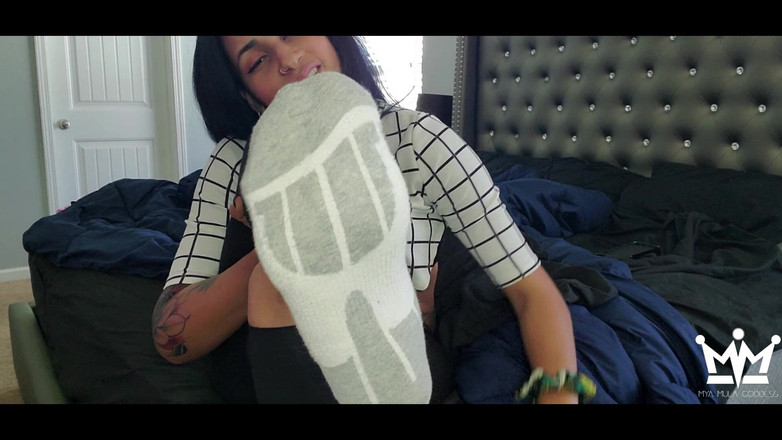 My Amula Goddess: Reimburse These Footslave