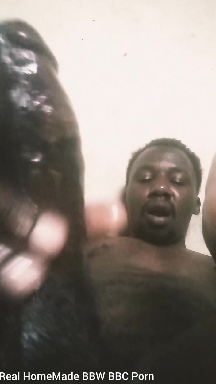 Big black cock BBCee: Naolejovaná hlazení mého velkého černého péra tvrdě stříká
