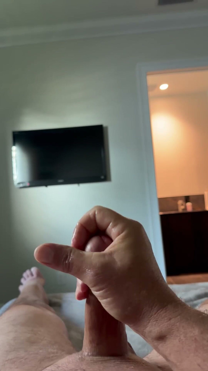 GottaLuvBB: Trying to Ride the Big Didldo and Jerk off