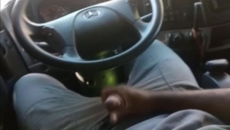 TheBlacKHunterr: Cum di dalam truk