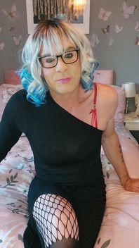 Crossdressing Juniper Beri