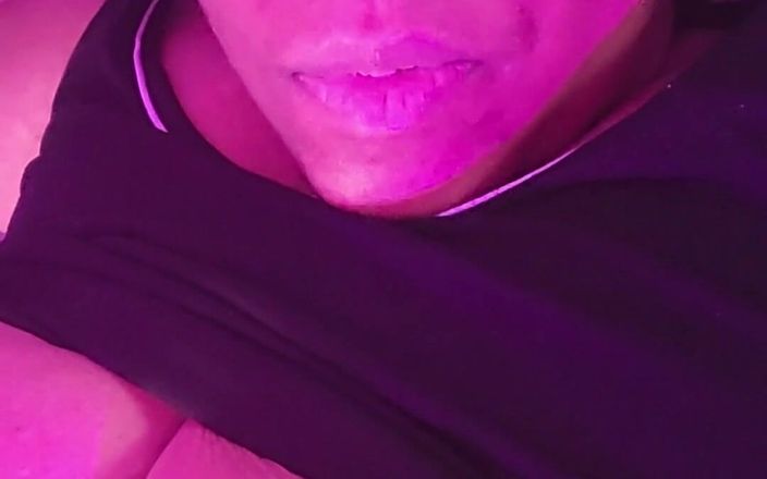 Josie4yourpleasure: Streaming dimulai 10/05/2022 07:18 Pm Hai