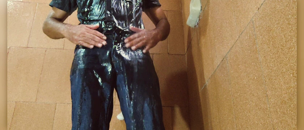 Stink HairyMale: Spălat cu haine