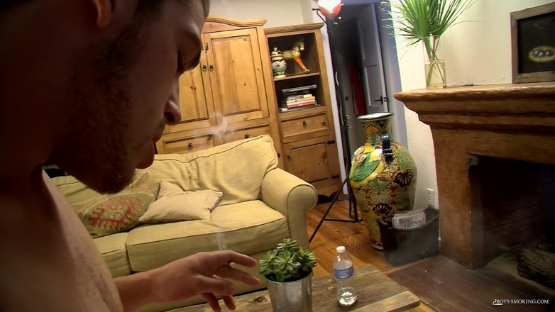 Boys Smoking: Noah Brooks a Austin Ried