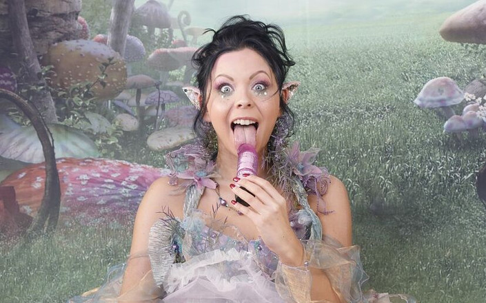 Bravo Models Media: 379 Pěkná Julia Parker jako víla