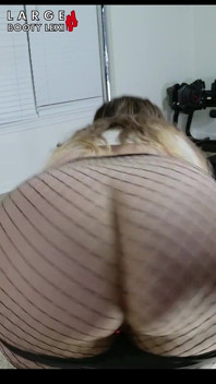 Gros & suculent - Fishnet PAWG Twerk & Strip Show - Cur sărind ca un nebun!