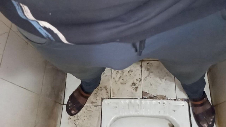 Fucking my wife: Follando con los dedos en el coño al aire libre...