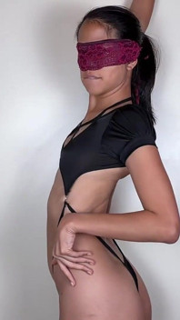 Malá prsa, Velké bradavky: Asijské teen Oblečení Strip & Bradavky hra - 4 sexy oblečení pro Více Sólo uctívání bradavek