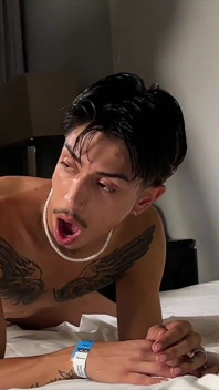 बिना खतना वाली jao lucas, Twink लम्बे लंड वाली पप्पी की जोरदार एक्शन वीर्य शॉट को चोदती है!