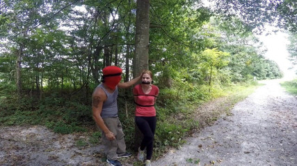 Selfgags classic: Mountain biker em cativeiro