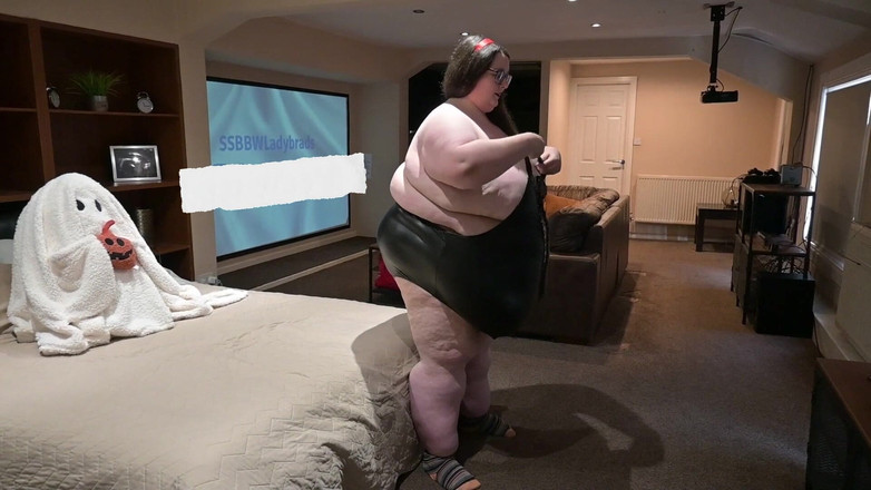 SSBBWLadyBrads: SSBBw sexy abito in pelle nero grasso