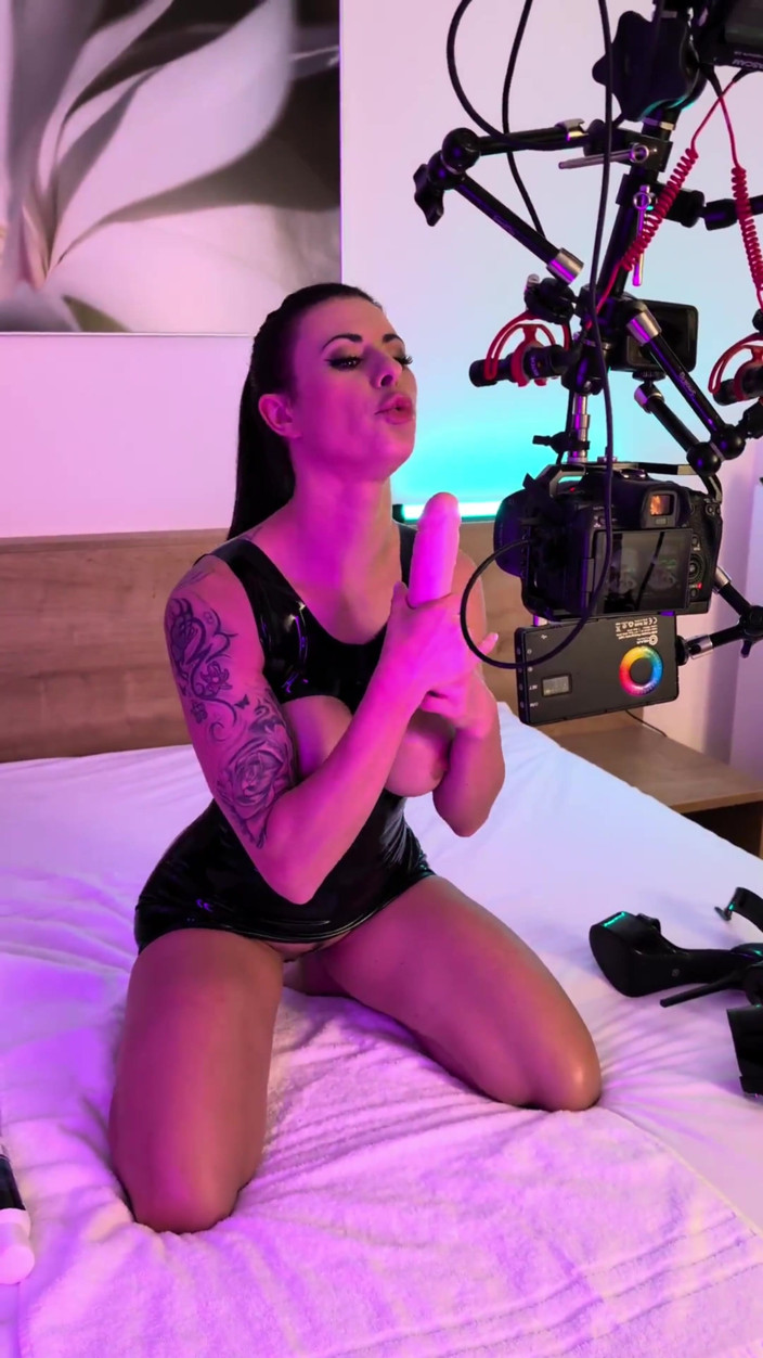Billie Star Real: Billie Star Laat Je Klaarkomen Zonder Haar Aan Te Raken -...