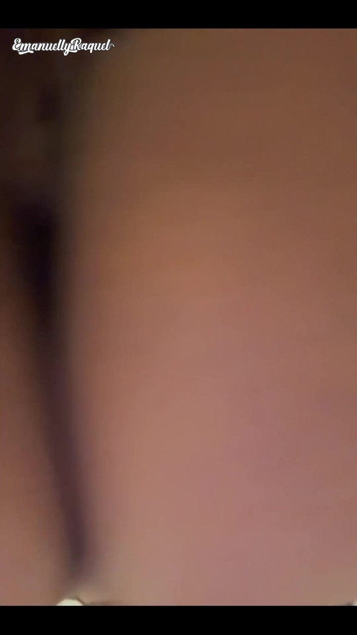 Emanuelly Raquel: चलो तैरते हैं