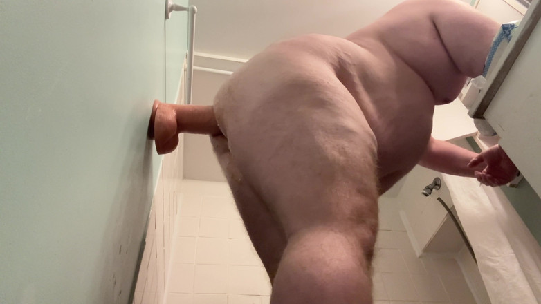 Charlieboy69: Rozciągnij mój tyłek Whit Masywny Dildo