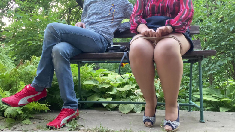 OurFetishLife: La calda miLF con un bel culo si infila un...