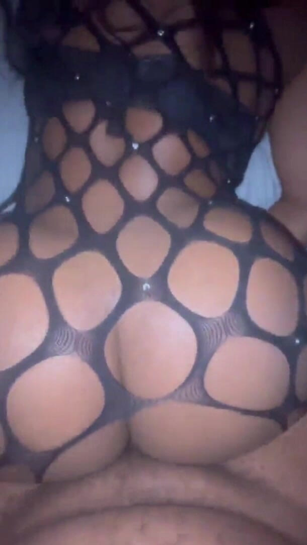 JOHTSRVA: Mengongkek pepek adik tiri hitam