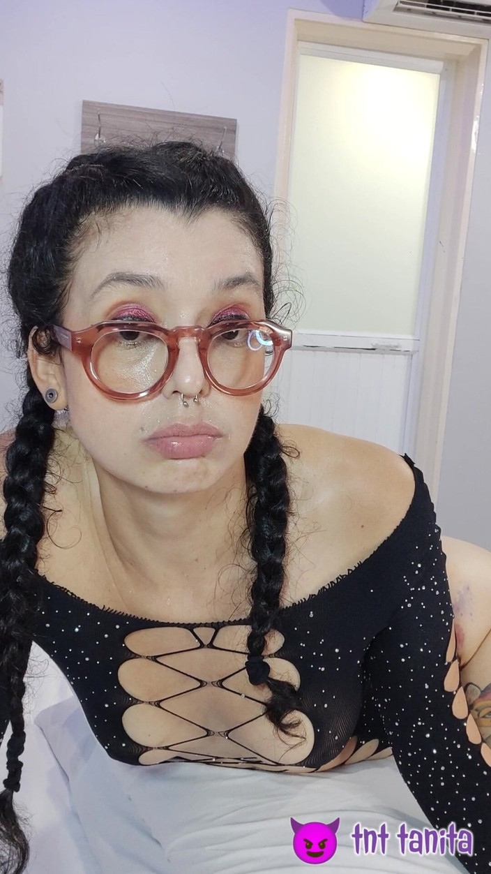 tnt_tanita: Prima mea discuție despre sexul anal, pegging și rimming, ce părere...