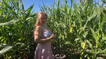 Maja Meer: Mısır tarlasında izin verilmeyen anal macera - iyi kalmak için çok tatlı!