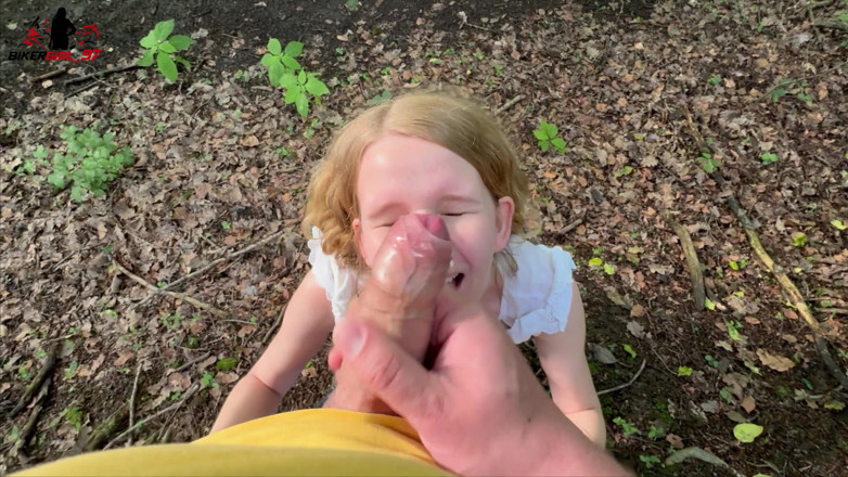Bikergirl_97: Facial and Risky Sperm Walk in the Forest