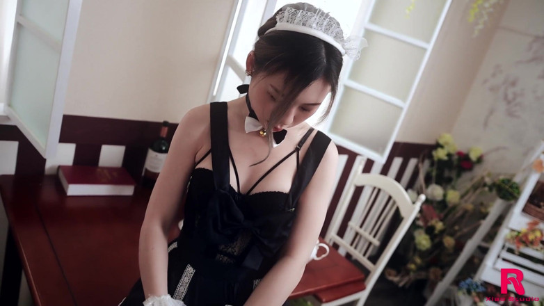 Asian Milfs n Teens: Chinese maid masturbation - Perv Milfs n Teens