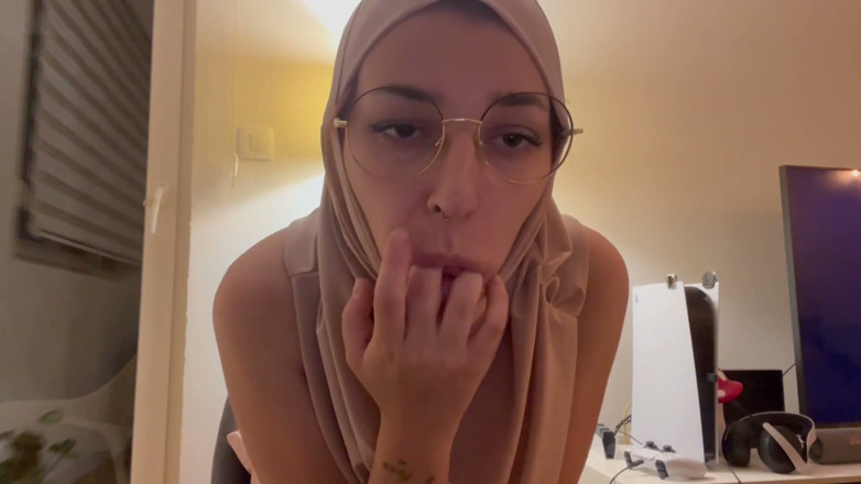 lanalovacutie: Muslim Pussy Play