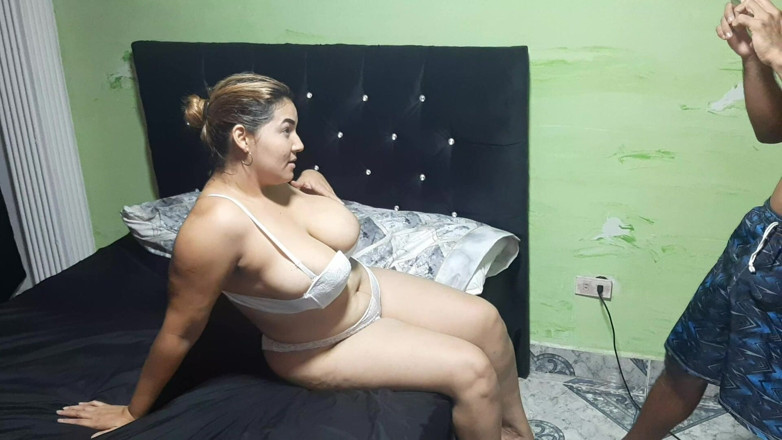 Samara and Javier: Ich Unterbreche Die Dusche Meiner Stiefschwester, Damit Sie Meinen Schwanz...