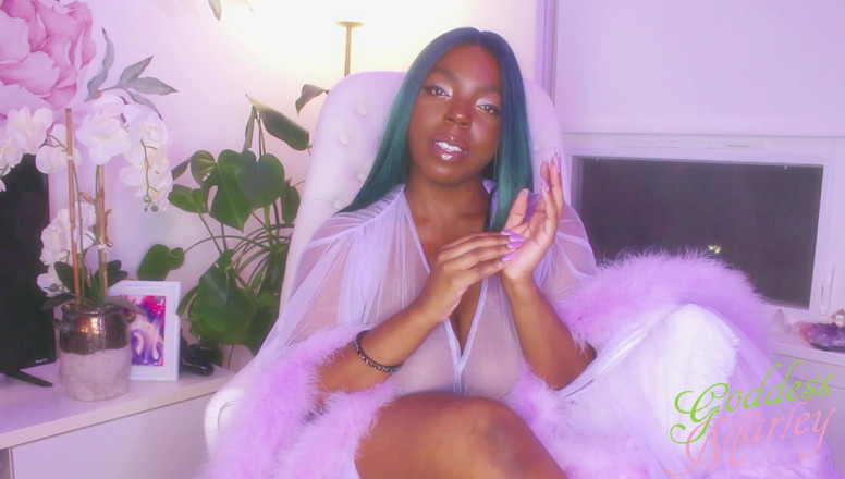 Goddess Marley: Fammi questo, comprami quello!