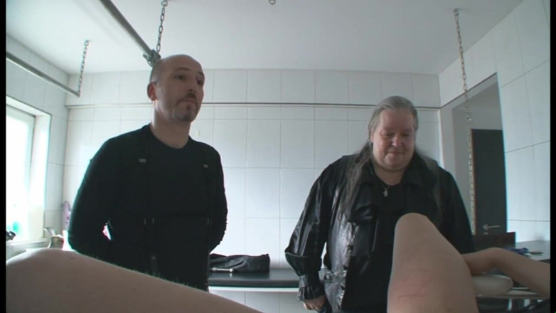Absolute BDSM films - The original: Umilia frustate sulla figa