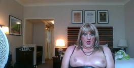 Mature Tina TV: Merokok, mengocok, dan memakan spermaku di webcam. Video x x...