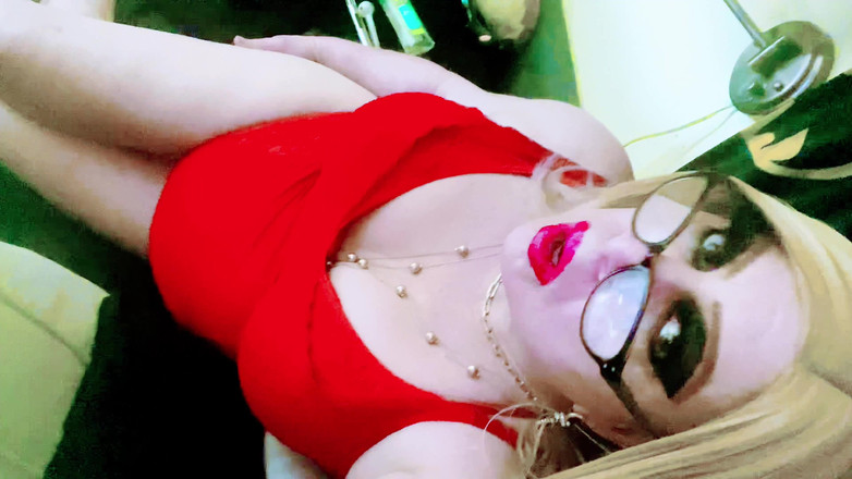 Krissy Sweets: Krissy Sweets Loira De Salto Alto