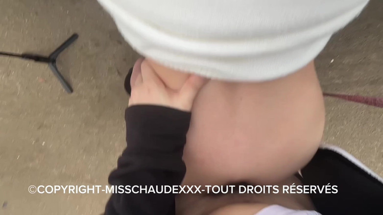 Misschaudexxx: Yol Kenarında Bir Durak Daha, Kıçtan Sikildim