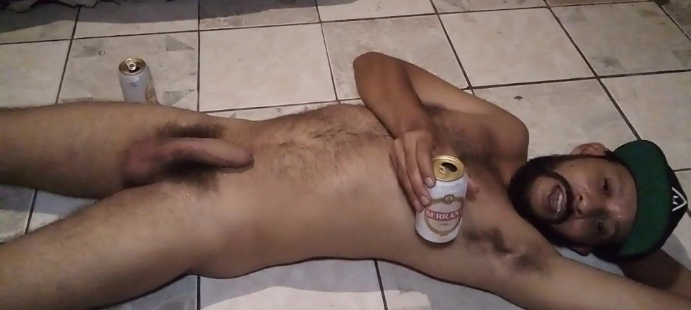 Stink HairyMale: Dos cervezas