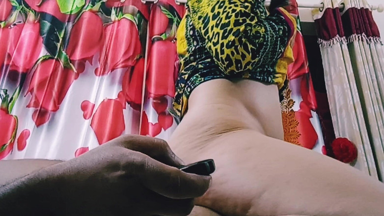 Bolly Karma: Traviesa y hermosa madrastra