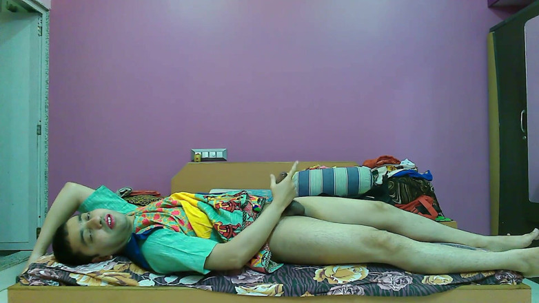 Cute & Nude Crossdresser: Sexy sissy crossdresser femboy sladká masturbace lízátka a sperma v...