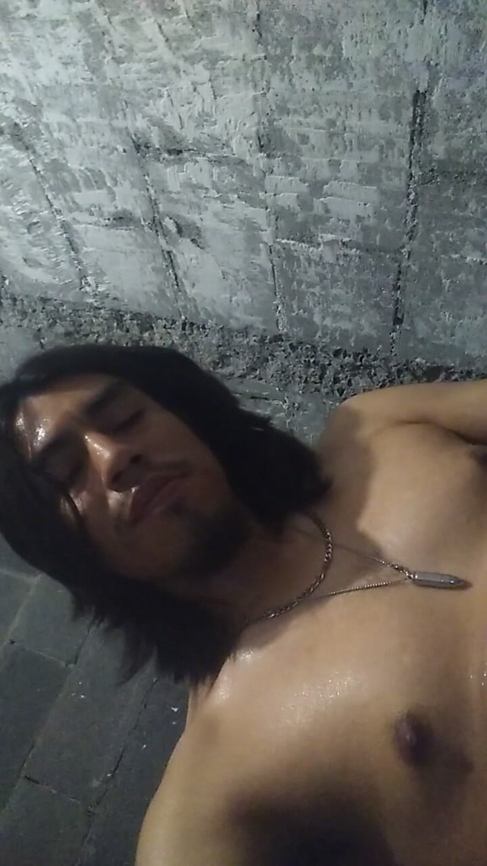 AlexAlejandro13: Tată vitreg extrem de transpirat