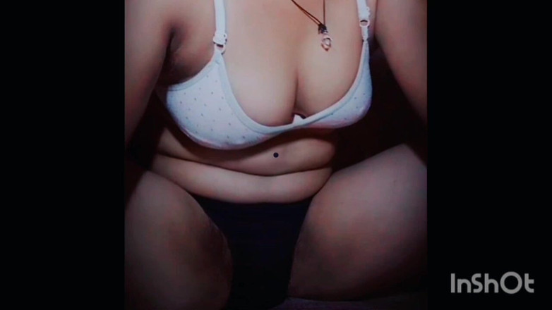 TricolorMusic3: Très chaud seins sexy et serrés, forte, chaud fitness, beau...