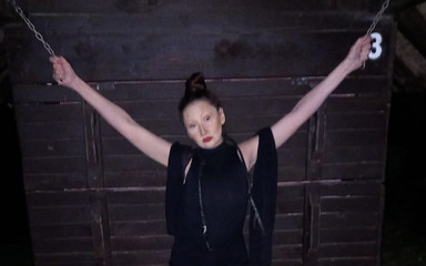 Dominatrix Redsonyja: Dominatrix Mami