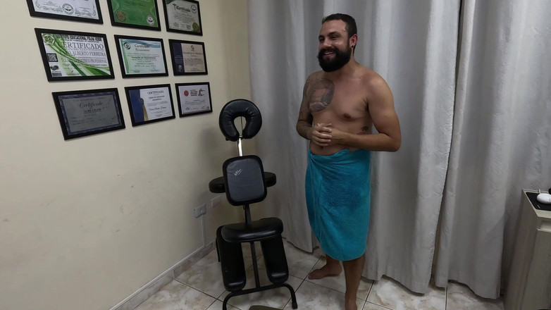 Lukas Zaad: POV: Erotische massage deed me beven van geilheid.