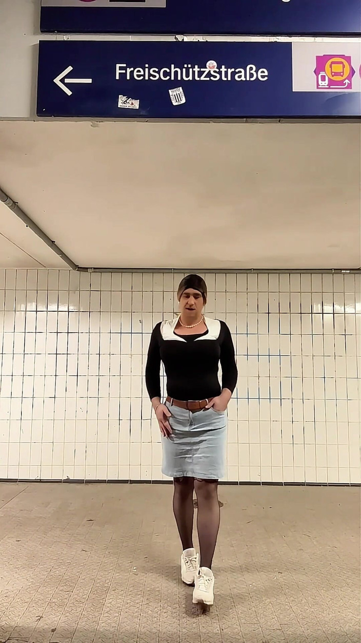 SissyDaniella: Сисси представляет новое платье и небольшую прогулку на улице