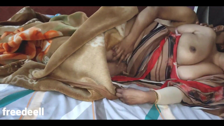 Freedeell: 인도 계모와 배다른 아들의 리얼 섹스