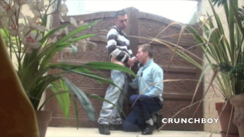 Crunch Boy: Un vero poliziotto succhia il cazzo e viene scopato da...