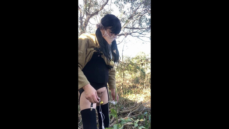 megu2002: Latihan Bebas NO100 Memasukkan Dalam Dubur Di Lapangan Dan Melancap...