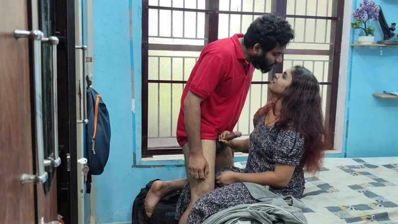 Vaigavarun45: मलयाली जोड़ा हॉट रोमांस और लंड रगड़ना