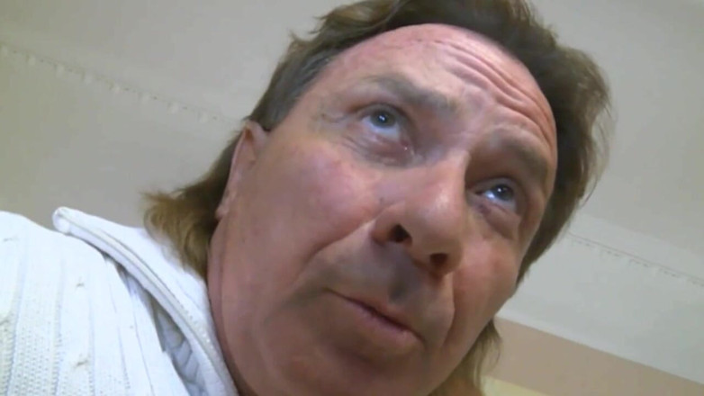 Deutschland porn: Młoda ruda dziewczyna z pięknym ciałem ssie kutasa przyjaciela ojczyma...