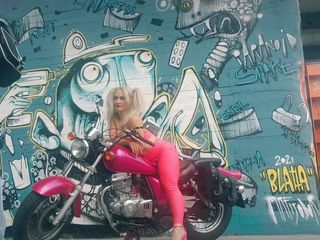 Mary Rider Pornstar: Backstage auf My Bike