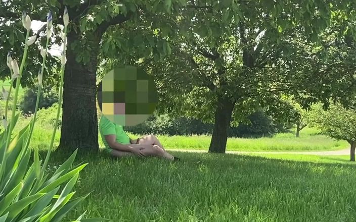 Lucas Nathan King: Ризикована мастурбація в громадському парку | Величезний камшот