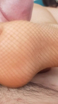 Pov sega con i piedi, toejob e sborrata sui piedi in calze a rete nude - dame olga 1080p (052b)