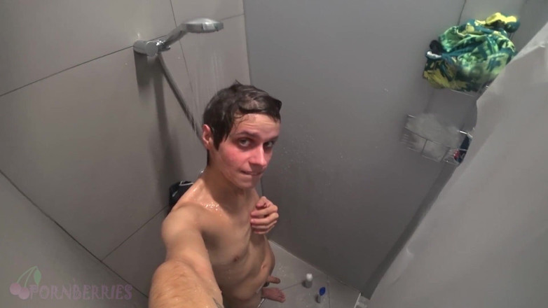 Ethan Alex: Twink seksi mencukur dirinya dan memancut mani di bawah asrama...