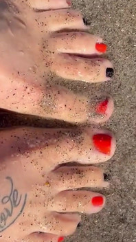 Miaxxx pés nus