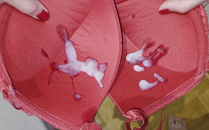 CherryDream: Obrovský výstřik do podprsenky, po úžasném kouření a titjobu